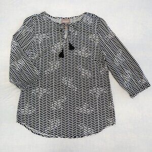CHICO'S Women's Size 0 (Small) Black/White Hidden Elephants Pullover Top Blouse